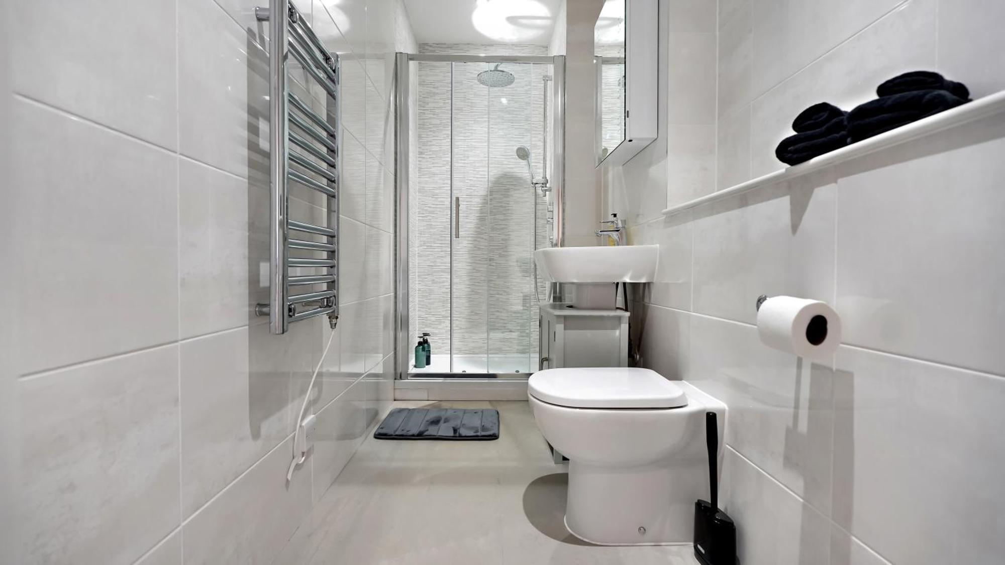 Modern And Spacious Penthouse Apartment In Putney With Free Parking Лондон Екстериор снимка